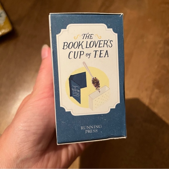 NWT book lover’s silicone tea infuser - Picture 2 of 5